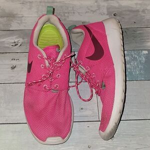 Pink Nike Shoes size 8.5